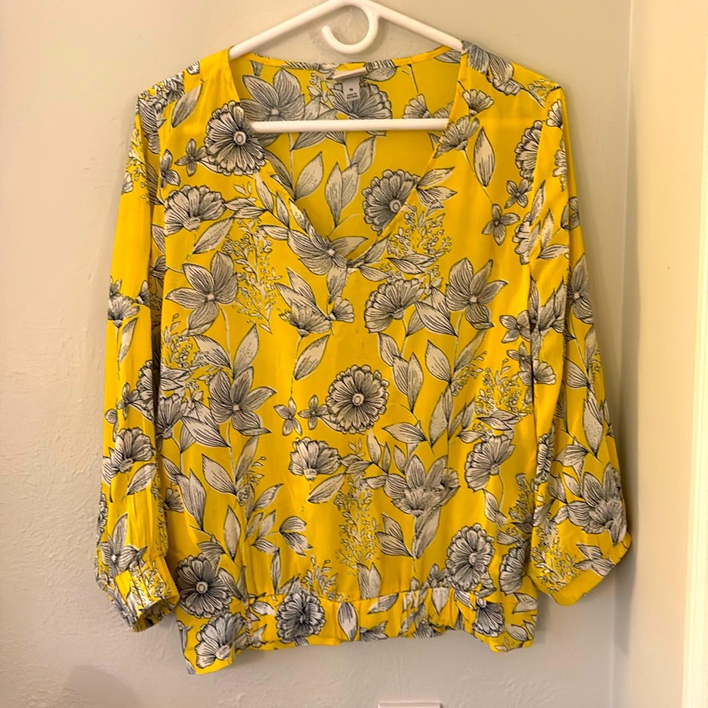 Yellow floral print 3/4 sleeve blouse. Size medium